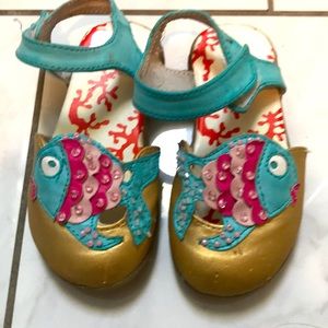 🥳 3/$35 Lemon loves lime sandals‎ size 7 fish